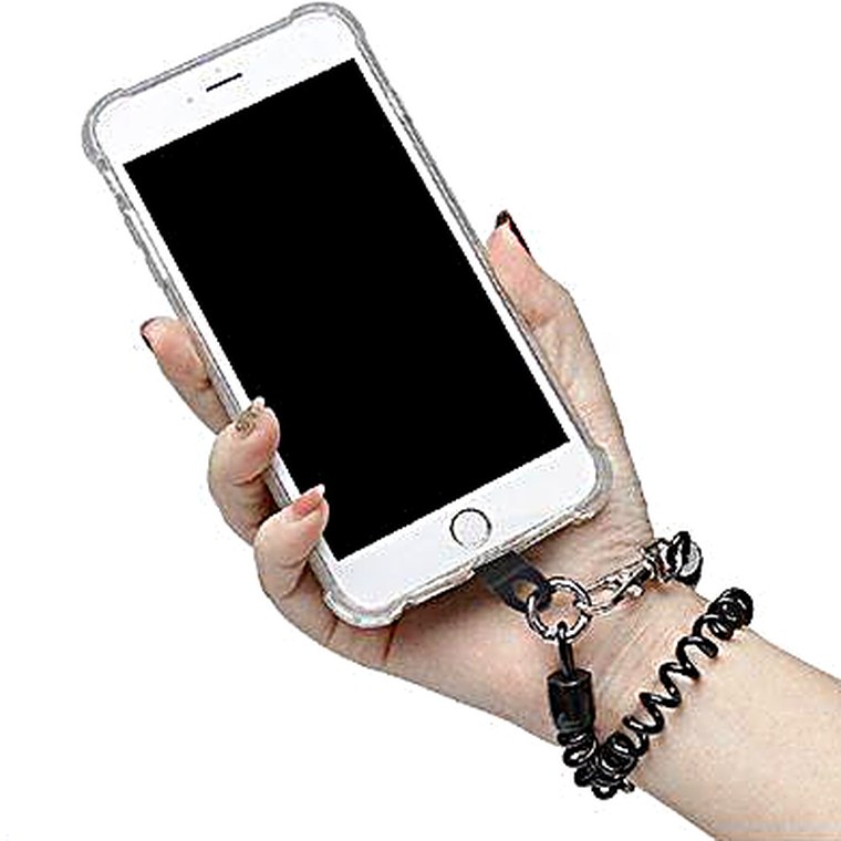 PROTEC como pulsera en la muñeca con el celular en la mano